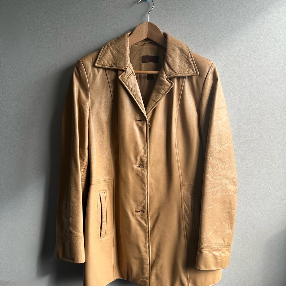Danier women’s Camel Leather Trench Coat